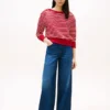 Bluza w paski z dekoltem w łódkę i złotymi guzikami Bluza w paski z dekoltem w łódkę i złotymi guzikami