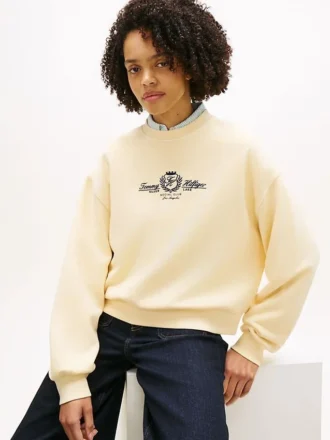 Bluza z haftowanym logo klubu