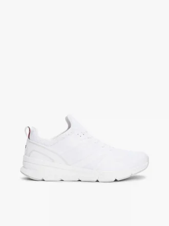 Buty sportowe z mieszanych materiałów