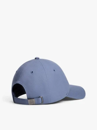 Czapka z daszkiem z haftowanym monogramem