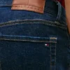 Dżinsy slim fit z elastycznym materiałem Dżinsy slim fit z elastycznym materiałem