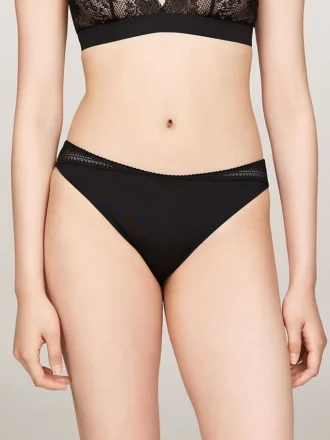 Dzianinowe figi bikini z koronką