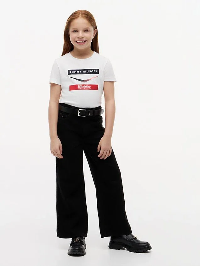 Dziecięca koszulka Tommy x Cadillac F1® Team Chevron Dziecięca koszulka Tommy x Cadillac F1® Team Chevron
