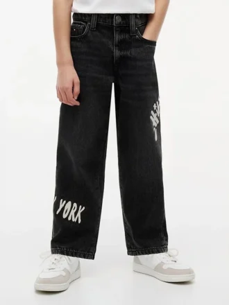 Dziecięce jeansy Hilfiger z nadrukiem graffiti