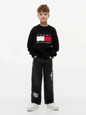 Dziecięce jeansy Hilfiger z nadrukiem graffiti