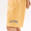 Dziecięce szorty dresowe z szerokimi nogawkami i logo Hilfiger Dziecięce szorty dresowe z szerokimi nogawkami i logo Hilfiger