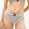 Elastyczne bawełniane figi bikini z prążkowanym wzorem Elastyczne bawełniane figi bikini z prążkowanym wzorem