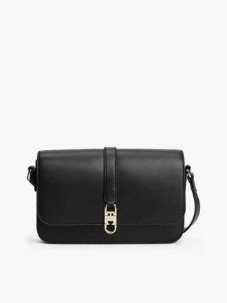 Elegancka torebka crossbody z klapką i monogramem