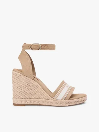 Espadryle na koturnie z logo z tkaniny