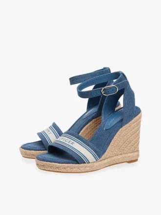 Espadryle na koturnie z logo z tkaniny