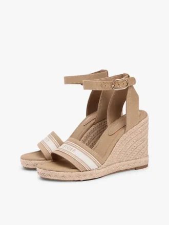 Espadryle na koturnie z logo z tkaniny