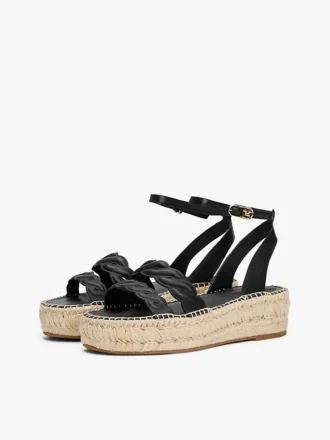 Espadryle na platformie z skręconymi paskami