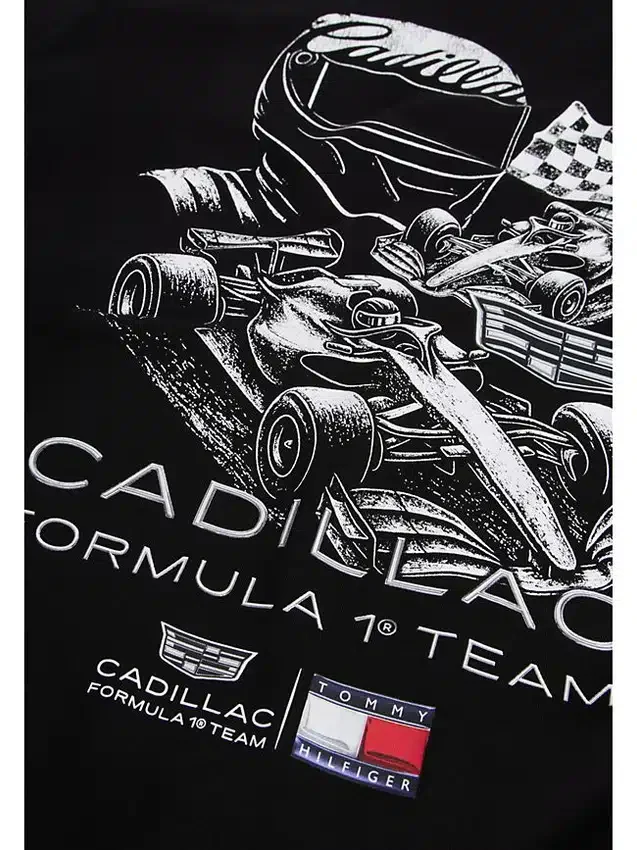 Koszulka z nadrukiem Tommy x Cadillac F1® Team Car Koszulka z nadrukiem Tommy x Cadillac F1® Team Car