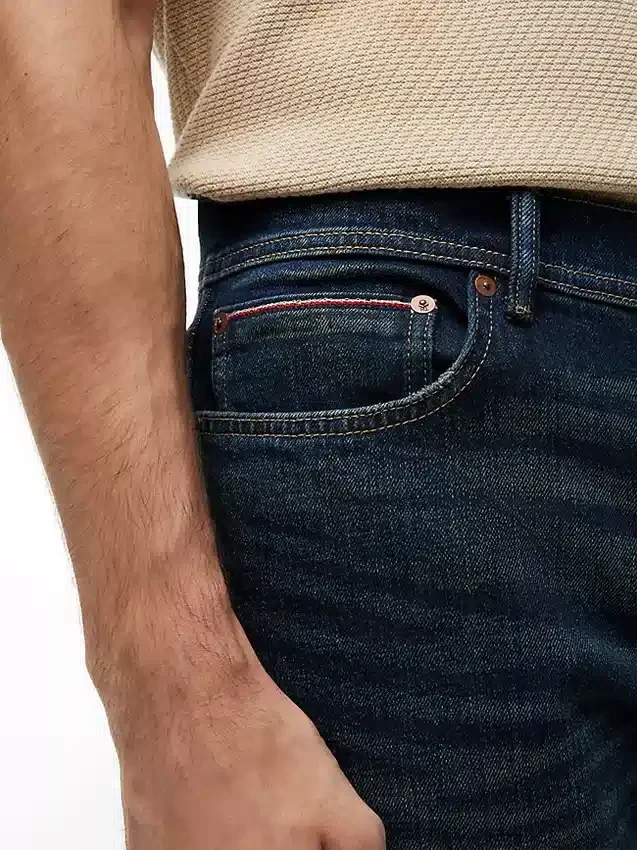 Lekkie, elastyczne jeansy o wąskim kroju Lekkie, elastyczne jeansy o wąskim kroju