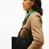Mini torba z nylonu z monogramem i przeszyciami Mini torba z nylonu z monogramem i przeszyciami