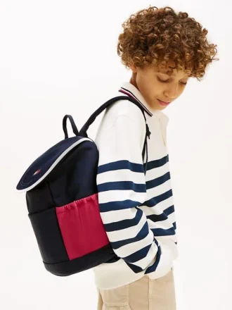 Plecak dziecięcy z klapką w stylu colorblock