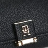 Portfel trójdzielny z monogramem i zapięciem, o fakturze ziarnistej Portfel trójdzielny z monogramem i zapięciem, o fakturze ziarnistej