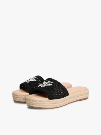 Sandały typu espadryle z haftowanym monogramem