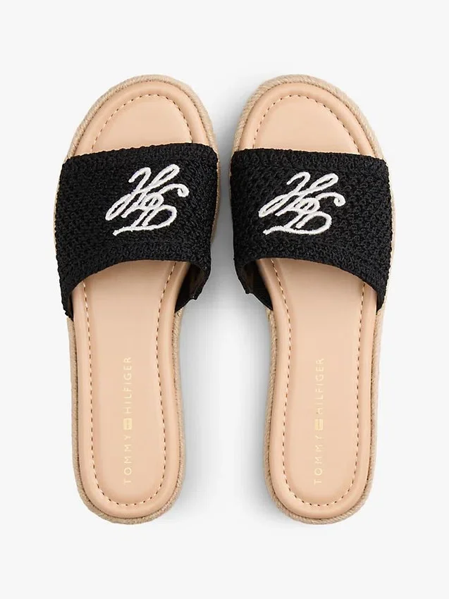 Sandały typu espadryle z haftowanym monogramem Sandały typu espadryle z haftowanym monogramem