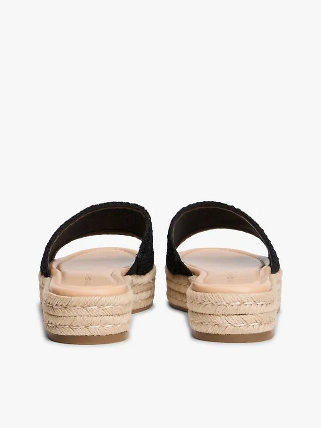 Sandały typu espadryle z haftowanym monogramem Sandały typu espadryle z haftowanym monogramem