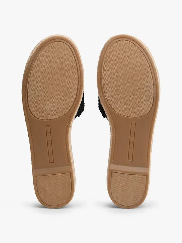Sandały typu espadryle z haftowanym monogramem Sandały typu espadryle z haftowanym monogramem