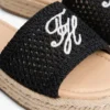 Sandały typu espadryle z haftowanym monogramem Sandały typu espadryle z haftowanym monogramem