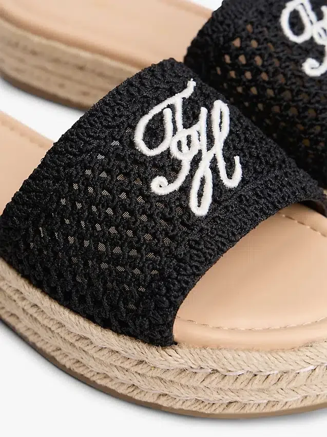 Sandały typu espadryle z haftowanym monogramem Sandały typu espadryle z haftowanym monogramem
