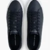 Sneakersy z wulkanizowanej skóry z paskiem w barwy flagi Sneakersy z wulkanizowanej skóry z paskiem w barwy flagi