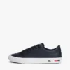 Sneakersy z wulkanizowanej skóry z paskiem w barwy flagi Sneakersy z wulkanizowanej skóry z paskiem w barwy flagi