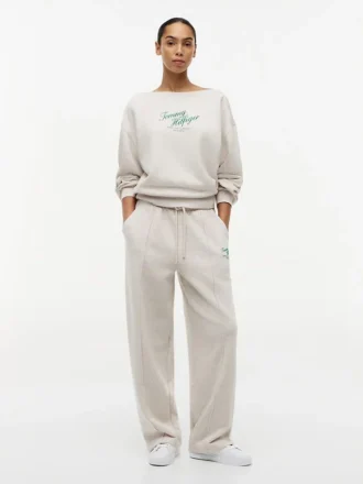 Spodnie dresowe z frotte z logo w stylu relaxed