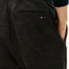 Spodnie dresowe z logo Hilfiger Crest w stylu melange Spodnie dresowe z logo Hilfiger Crest w stylu melange