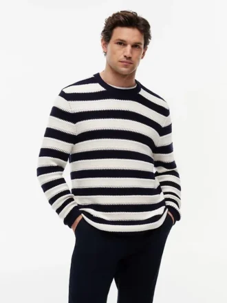 Sweter w paski o luźnym kroju