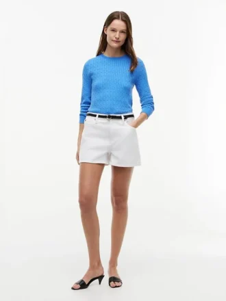 Sweter z dzianiny warkoczowej