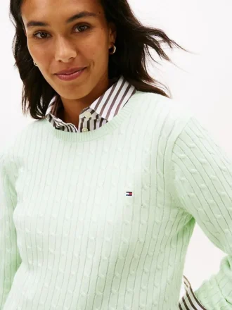 Sweter z dzianiny warkoczowej