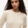 Sweter z dzianiny warkoczowej Sweter z dzianiny warkoczowej