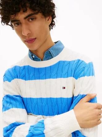 Sweter z dzianiny warkoczowej w paski
