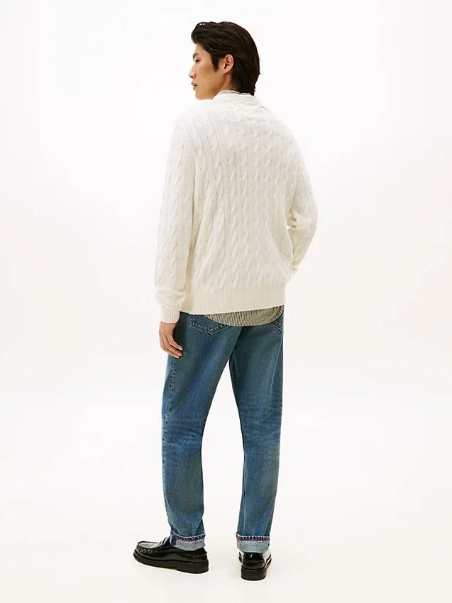 Sweter z dzianiny warkoczowej z wełny jagnięcej Sweter z dzianiny warkoczowej z wełny jagnięcej