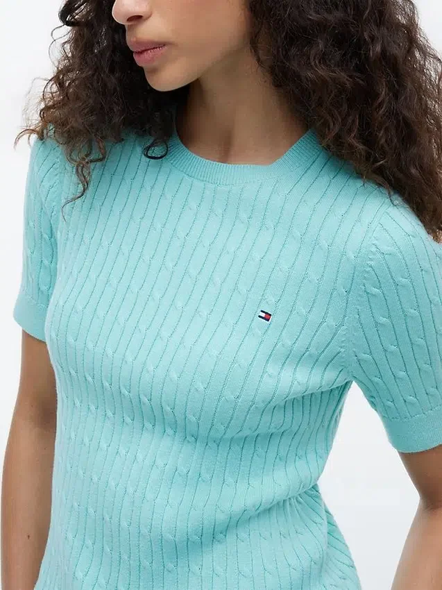 Sweter z krótkim rękawem o splocie warkoczowym Sweter z krótkim rękawem o splocie warkoczowym