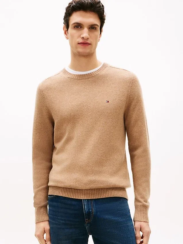 Sweter z wełny jagnięcej z okrągłym dekoltem Sweter z wełny jagnięcej z okrągłym dekoltem