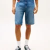 Szorty dżinsowe Tommy Jeans z kieszenią z flagą