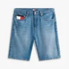 Szorty dżinsowe Tommy Jeans z kieszenią z flagą