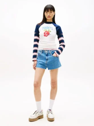 Szorty dżinsowe Tommy Jeans z surowym wykończeniem Szorty dżinsowe Tommy Jeans z surowym wykończeniem