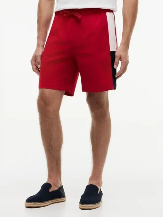 Szorty z kolorowymi wstawkami w stylu Regular Fit o długości 8 cali