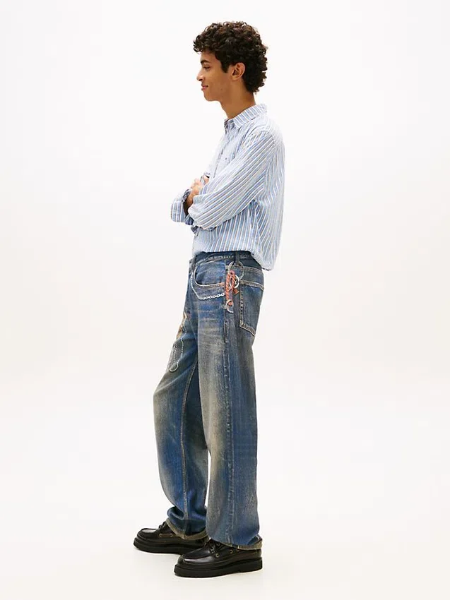Tommy Jeans Jeansy o luźnym kroju z nadrukiem łańcuchów Tommy Jeans Jeansy o luźnym kroju z nadrukiem łańcuchów