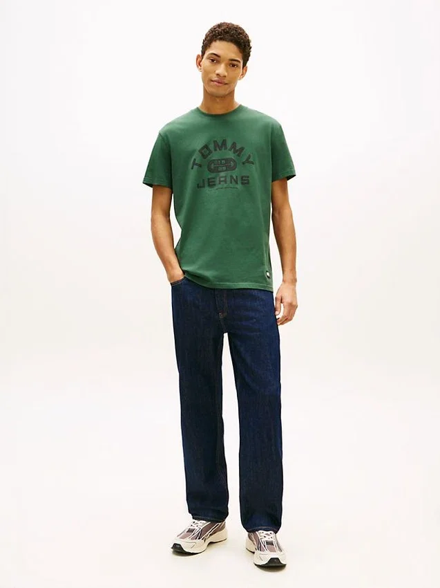 Tommy Jeans – jeansy o prostym kroju z zwężanymi nogawkami Tommy Jeans – jeansy o prostym kroju z zwężanymi nogawkami