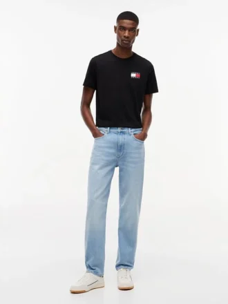 Tommy Jeans – jeansy o prostym kroju z zwężanymi nogawkami Tommy Jeans – jeansy o prostym kroju z zwężanymi nogawkami