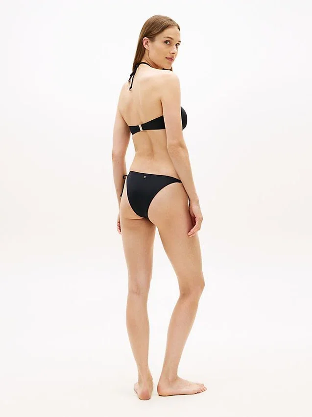 Top bikini bandeau z pierścieniem Top bikini bandeau z pierścieniem