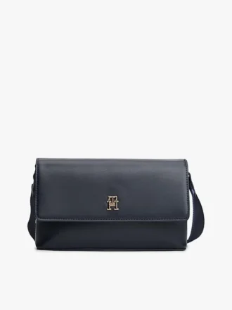 Torba crossbody z klapką o fakturze ziarniastej Torba crossbody z klapką o fakturze ziarniastej