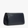 Torba crossbody z klapką o fakturze ziarniastej