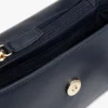 Torba crossbody z klapką o fakturze ziarniastej